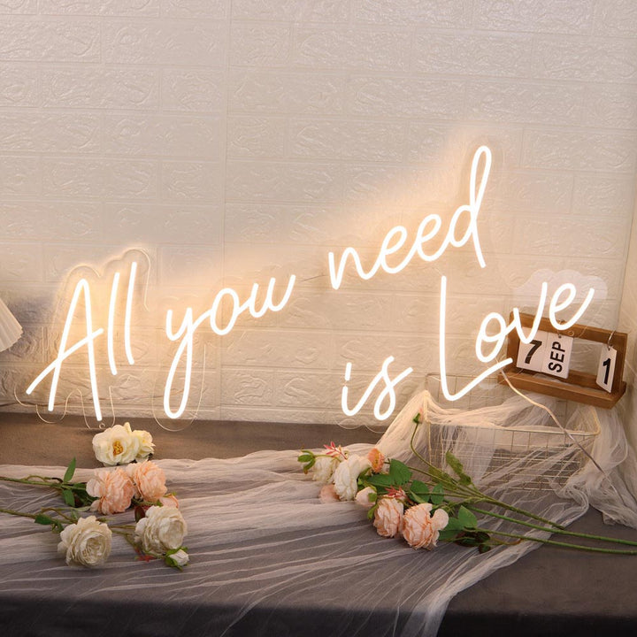 Alles was Sie brauchen ist Liebe – LED-Neonschild
