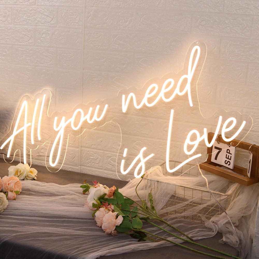 Todo lo que necesitas es amor - Letrero de neón LED